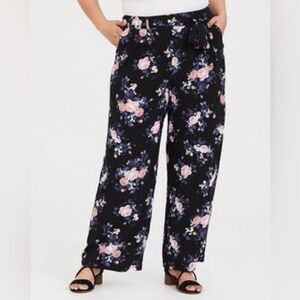 TORRID floral palazzo pants boho cottage core high rise w/Pockets NWOT🌺